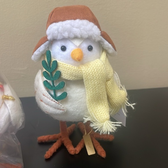 Target Featherly Friends Bird chip 2023 - Picture 1 of 4